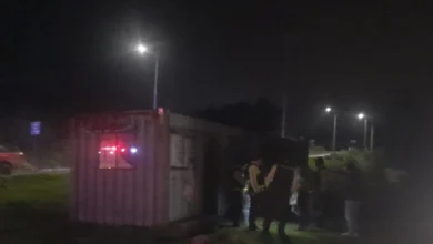 Mujer murió por inhalación de gas tóxico dentro de contenedor.