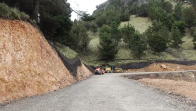 Avanzan trabajos en la apertura de vía El Corazón-Ambato.