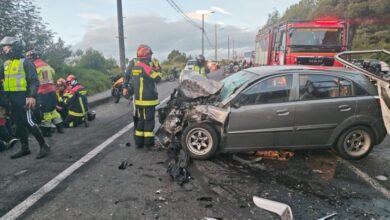 Accidente entre carro y camión deja un muerto y tres heridos