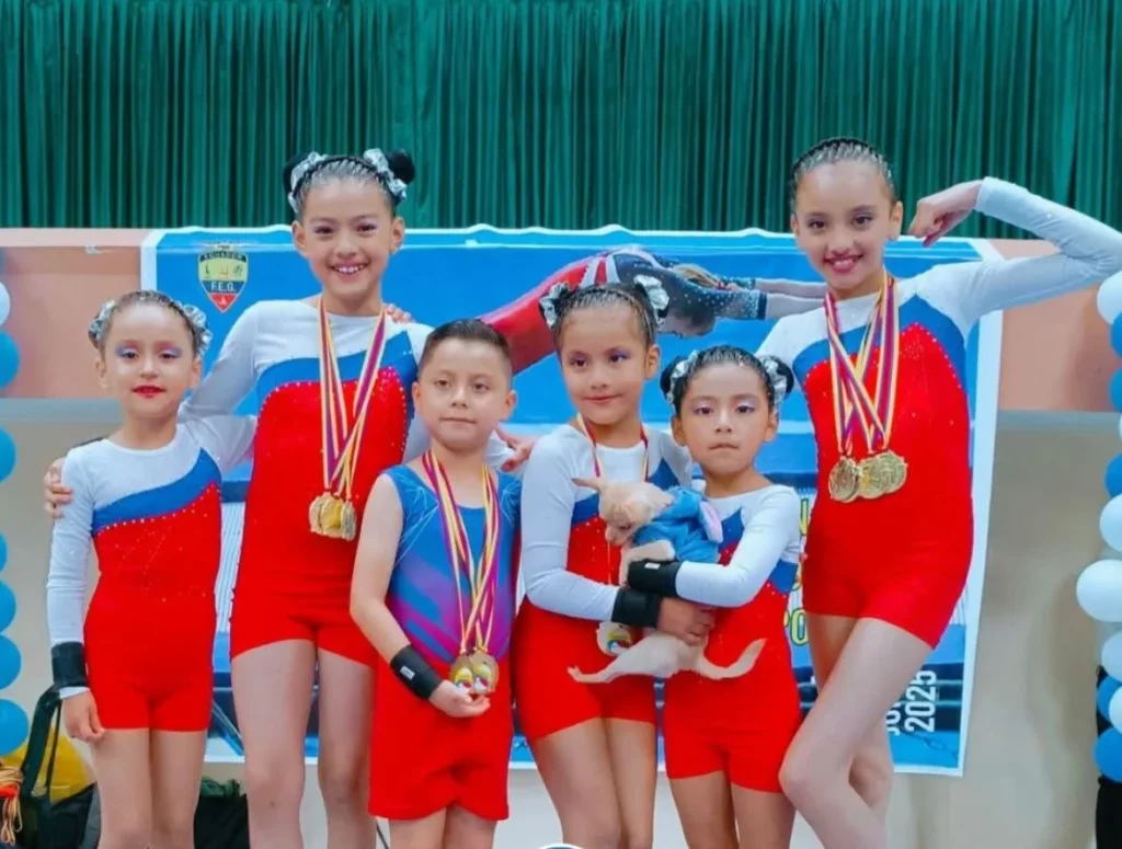 Equipo de Ambato es vicecampeón de trampolinismo.