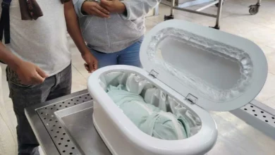 Odisea de unos padres para regresar con el cadáver de su bebé