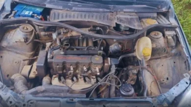 Roban varias piezas de un carro en Ambato.