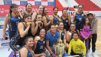Campeones de básquet de exalumnos de colegios Riobamba