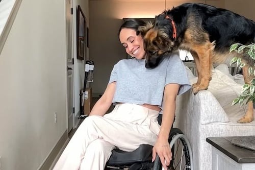 Influencer quedó paralizada por la picadura de una garrapata