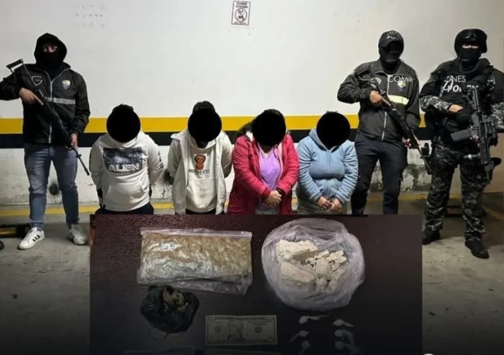 Ambato 4 personas con droga detenidas en Techo Propio.