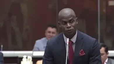 Asambleísta de RC pide dejar de 'hacer muecas' en el pleno