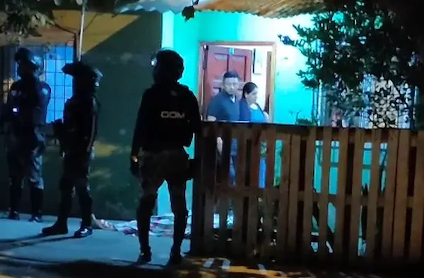 Hombre murió de 20 balazos en un callejón