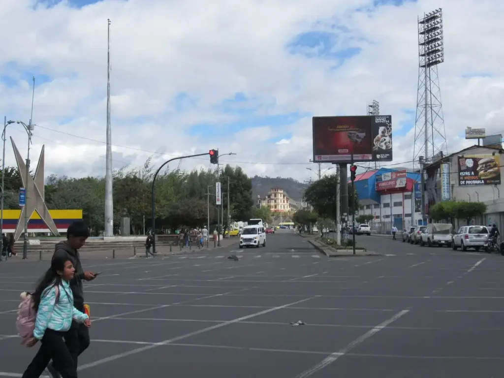 Rediseño vial en la avenida Carlos Zambrano de Riobamba