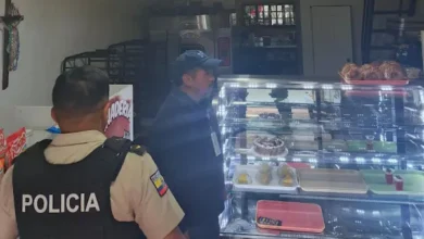 Policía Nacional decomisó licor y cigarrillos en Chunchi