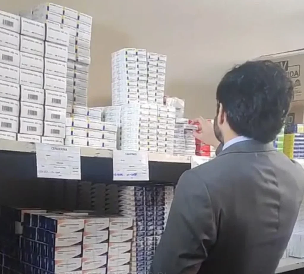 Ciudadanos denuncian mala atención en el IESS de Latacunga.