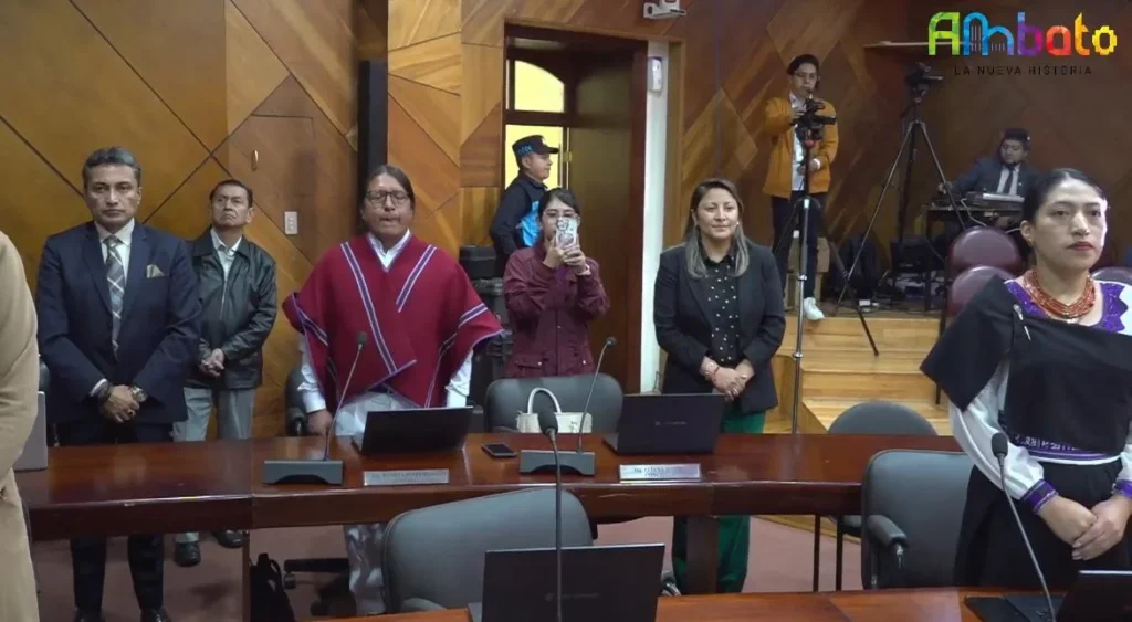Cooperativa de buses Santa de Ambato recibirá reconocimiento.