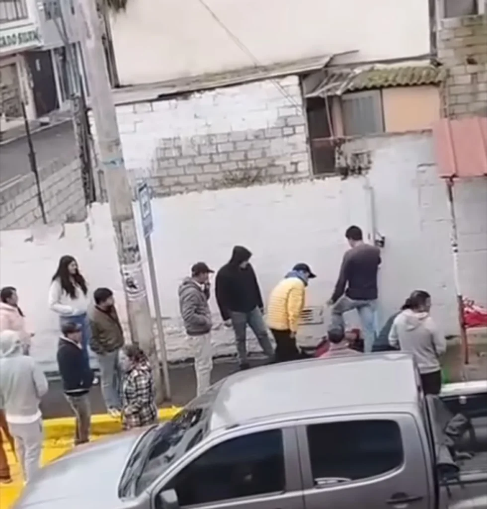 Hombre es golpeado tras intentar robar en Quero.