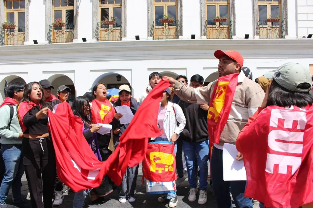 Estudiantes de la UTC rechazan presupuesto para universidades.