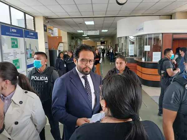 Falta de medicamentos persiste en el hospital del IESS Riobamba