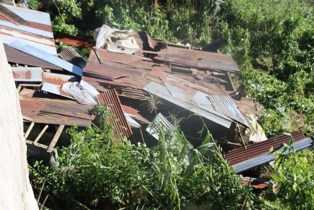 Fuertes vientos afectan cultivos y casas en Chillanes y San Miguel.