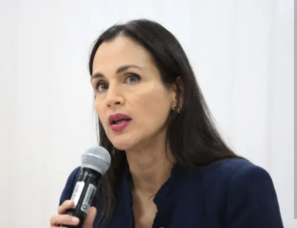 Correísmo presenta juicio político a Inés Manzano
