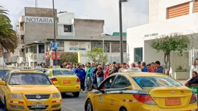 Latacunga gremio de taxistas reclama escaso control vial.