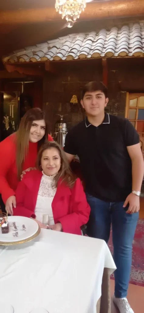 Mateo era "el hombre de la casa", quien cuidaba en la tierra a su mami Mónica y hermana Fabiana, lo que, de seguro, ahora hará desde el cielo