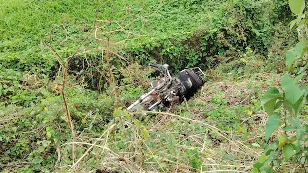 Hombre murió tras choque fatal en su moto contra un poste