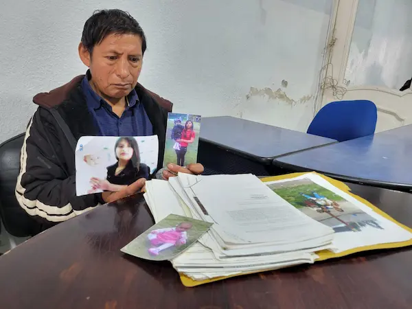 Joaquín Illapa Chuto, vendedor de agua de coco, busca sin descanso a su hija y nieta