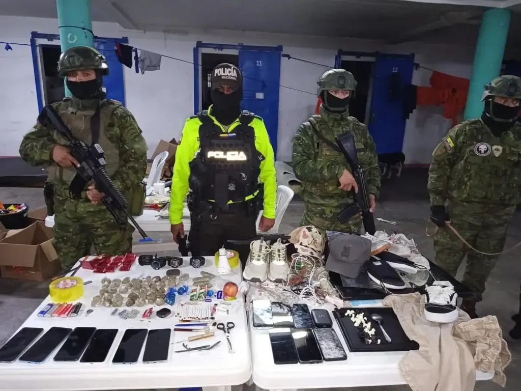 Operativo de control en cárcel de Cotopaxi.