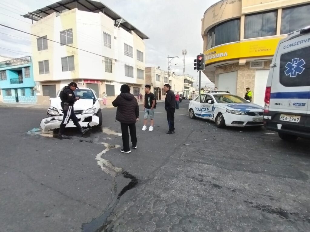 Accidente de tránsito involucró a un patrullero de la Policía