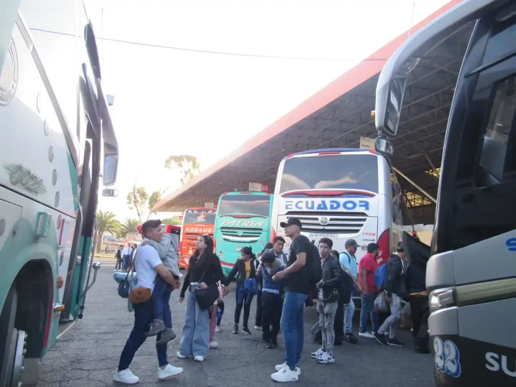 Casetas para el sellado de buses interprovinciales en Riobamba