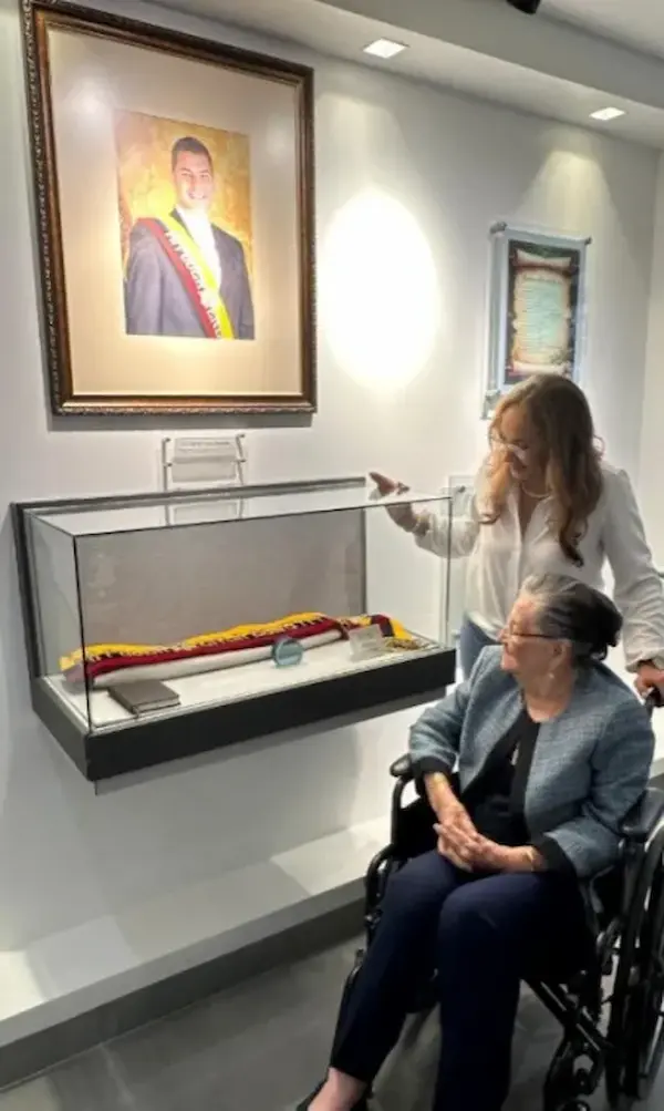 UEES inauguró galería dedicada al expresidente Rafael Correa