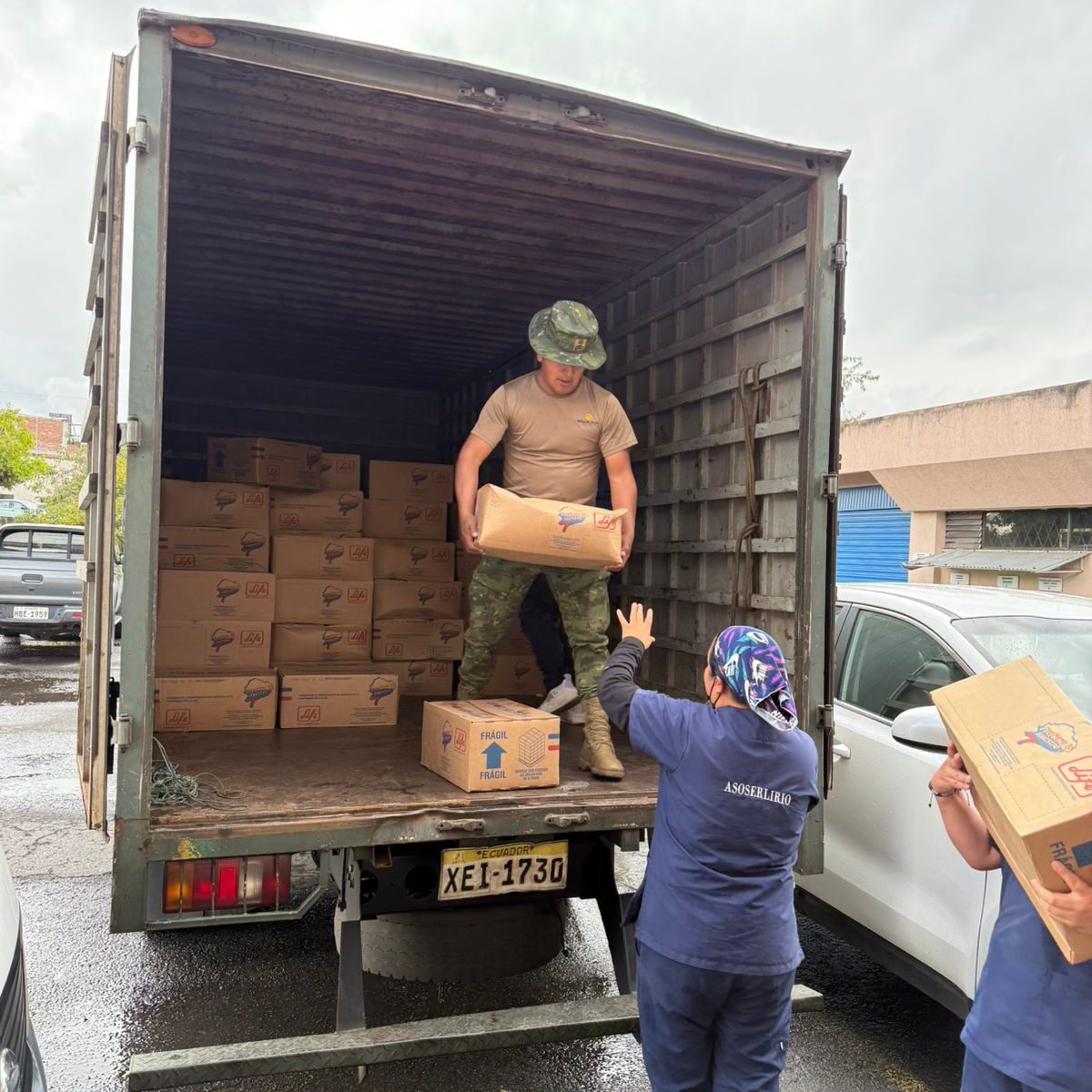 Ejército traslada 5000 sueros a Riobamba