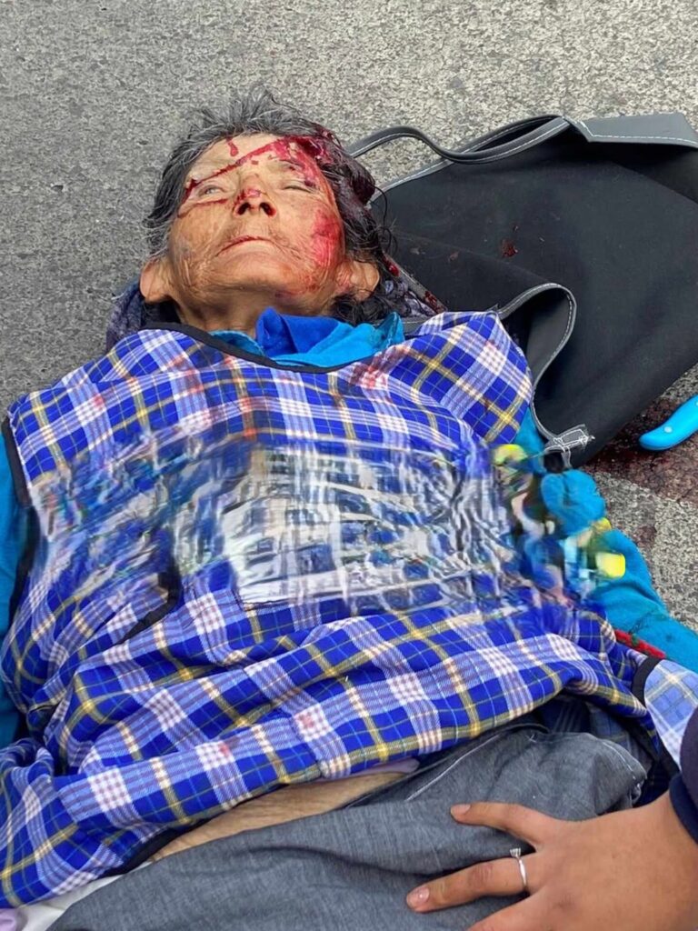Buscan a familia de abuelita atropellada