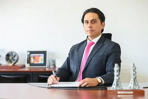 Viceministro de Electricidad renunció tras escándalo con contratos