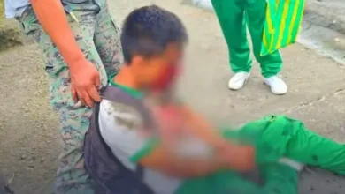 Estudiante herido tras caer de un carro en movimiento