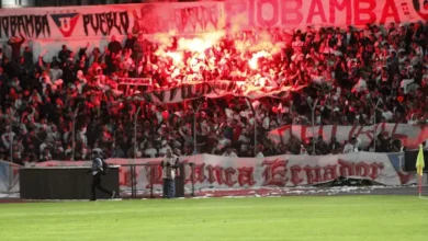 Hinchas de Olmedo y Liga de Quito en 'batalla campal'