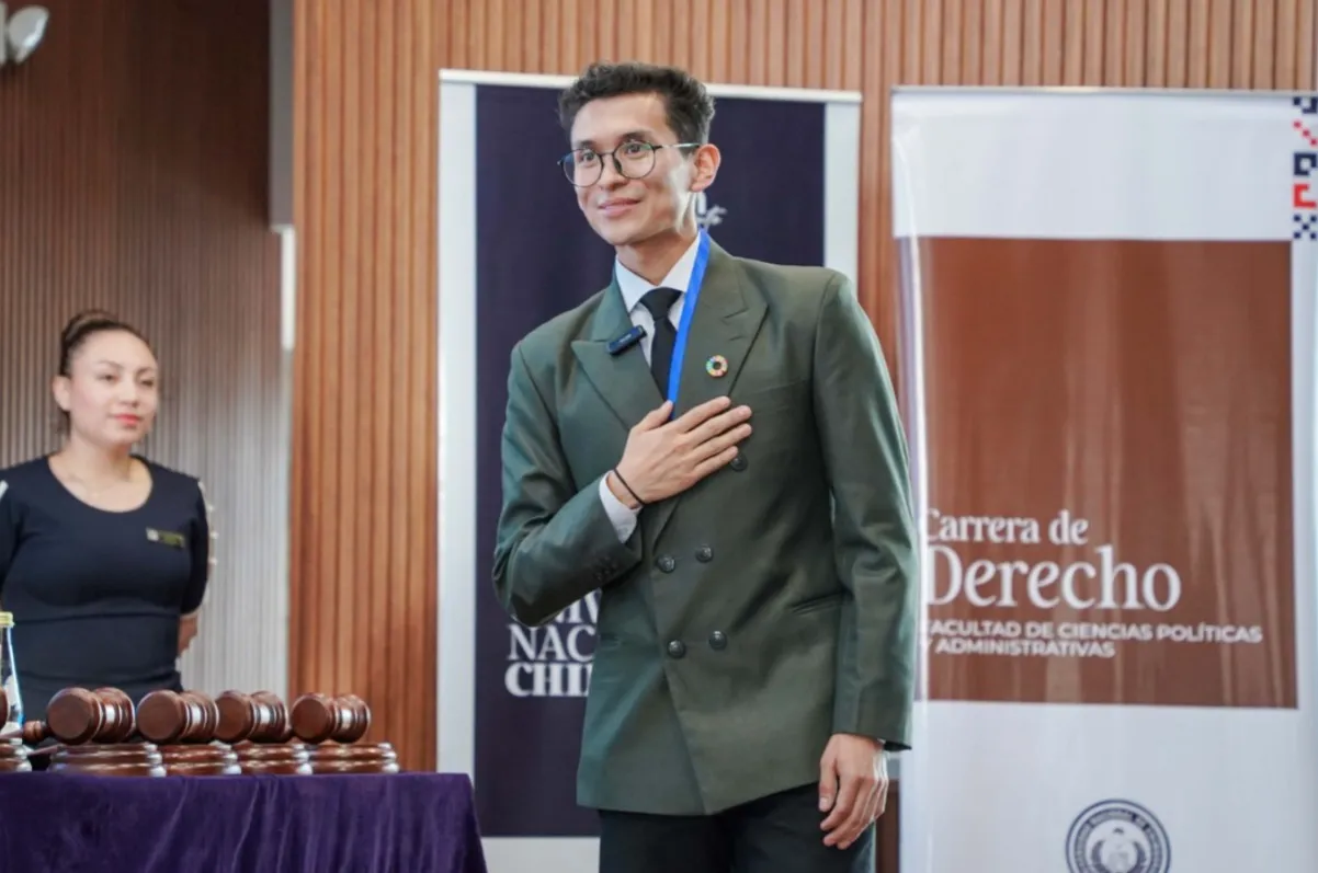 Joven de Riobamba clasifica al Campeonato Mundial de Oratoria