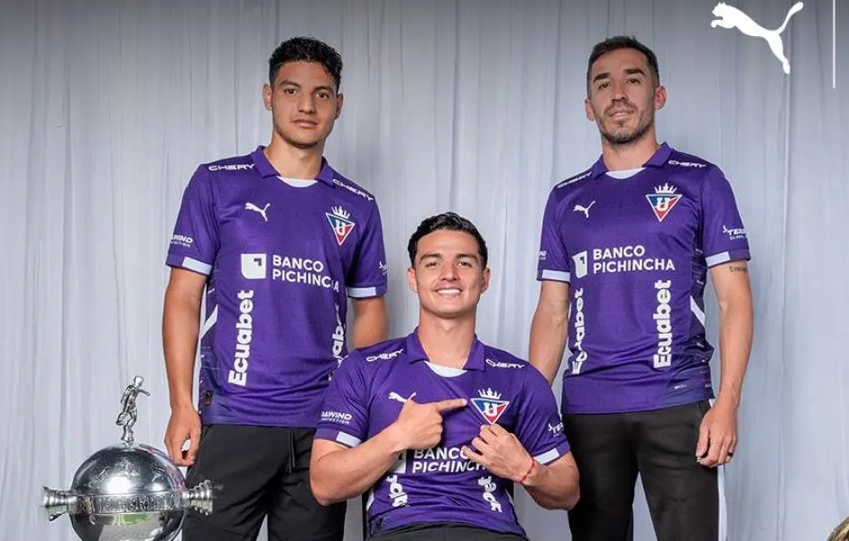 Liga de Quito presentó su nueva camiseta conmemorativa