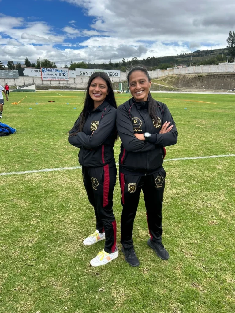 Madre e hija árbitras dirigieron partido en Torneo de Ascenso