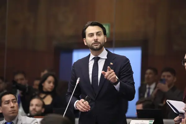 Niels Olsen desvincula a cuñada y sobrino de asambleísta Díaz