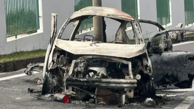 2 personas mueren en incendio vehicular en la av. Simón Bolívar