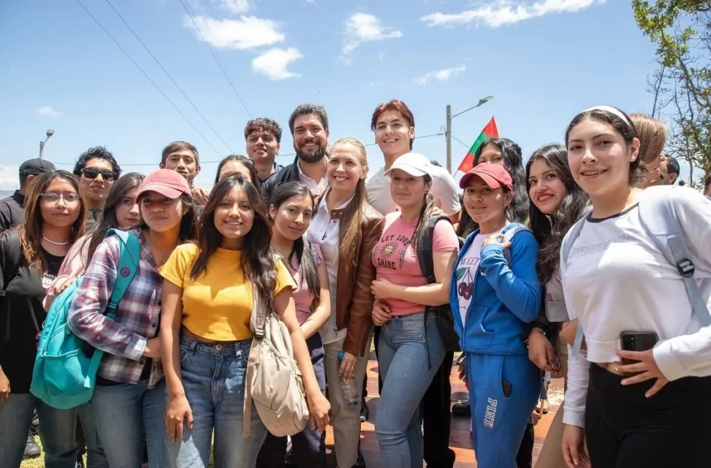 Agenda de actividades por el mes de la juventud en Ambato.