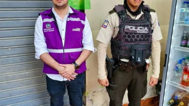 Clausuran local en Gualaquiza y decomisan licor artesanal.