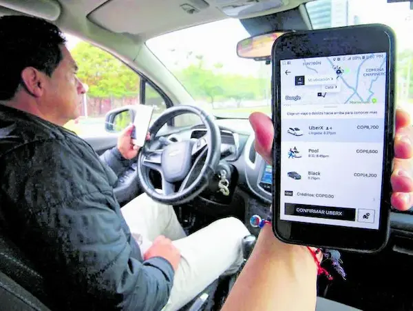 Taxis informales de aplicaciones ya serán sancionados en Ecuador