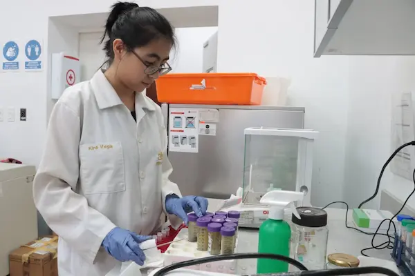 Decreto 100 con el fin de la Senescyt y el futuro de la ciencia en Ecuador