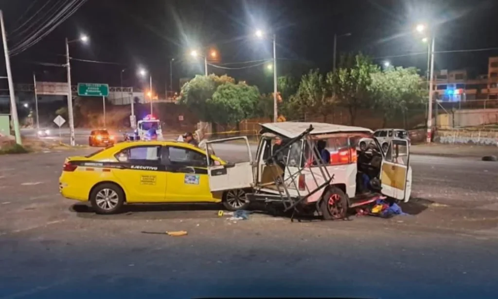 Fatal accidente en Latacunga deja 2 muertos y un herido.