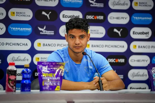 Kevin Minda en la previa del Aucas vs Liga.