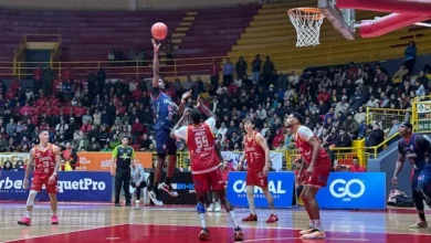 Leones de Riobamba reciben a Cuenca Basket Club por playoffs.