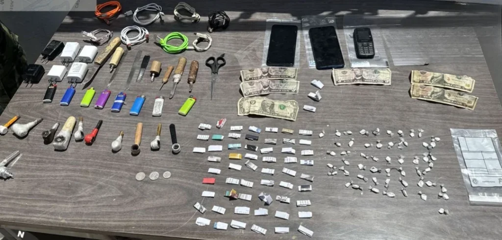 Militares decomisan droga y objetos en cárcel de Bolívar.