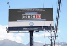 Corte Constitucional es acusada mediante una millonaria valla publicitaria