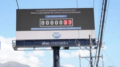 Corte Constitucional es acusada mediante una millonaria valla publicitaria