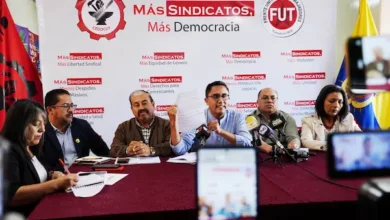 Sindicatos de trabajadores marchan para tumbar leyes de Noboa