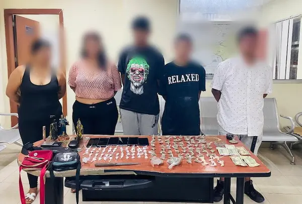 3 hombres y 2 mujeres detenidos con drogas en Cumandá